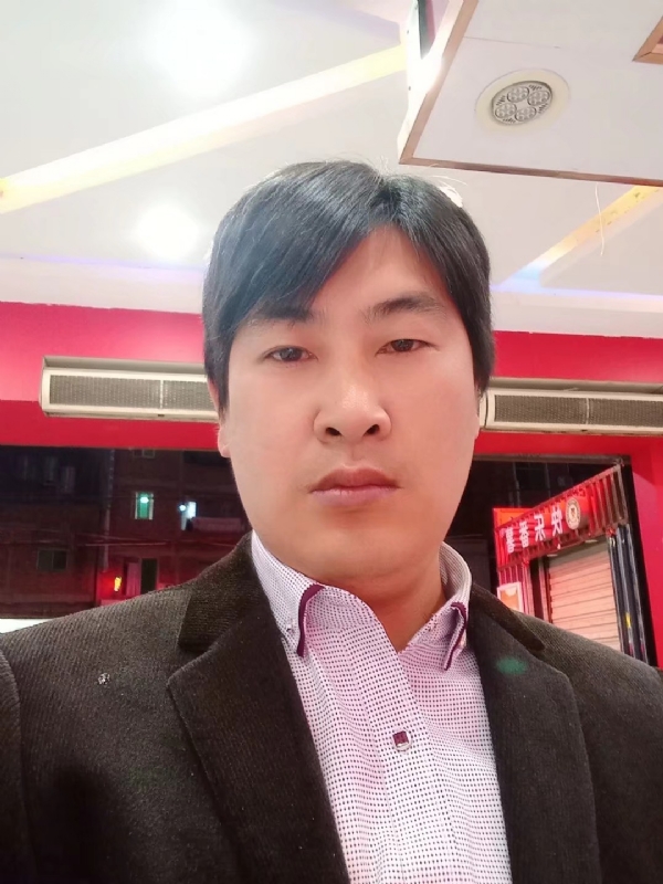 奔跑的第二张照片--霞浦婚介网