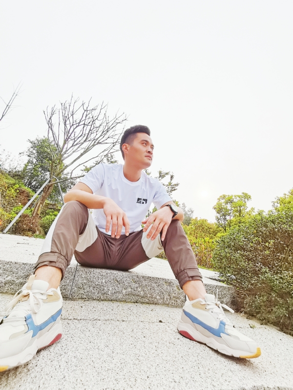 一个人，干净利落的第一张照片--霞浦婚介网
