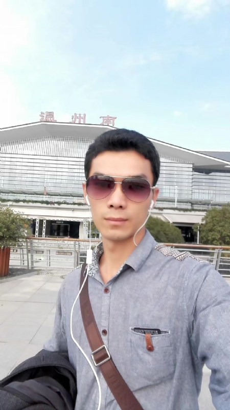 错把真心喂了狗的第三张照片--霞浦婚介网