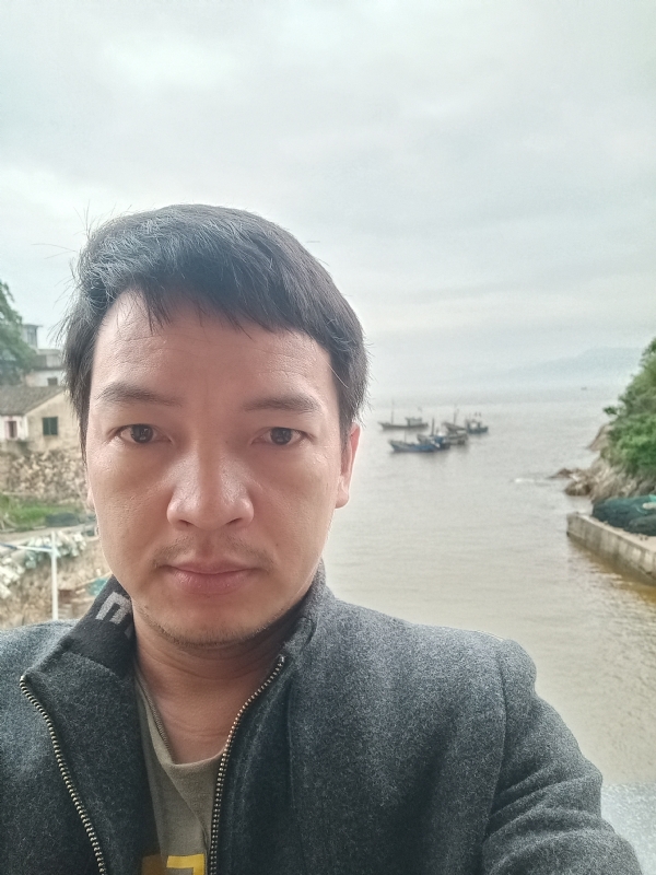 啊亮的第一张照片--霞浦婚介网