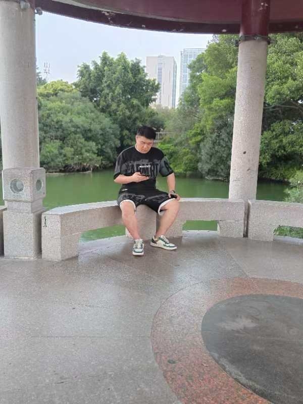 不善挽留的第一张照片--霞浦婚介网
